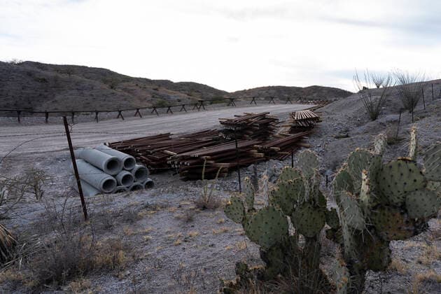 February 15, 2021, Coronado National Forest, Arizona, USA: A construction site along the United States-Mexico border is seen abandoned during a 60-day pause on all border wall projects ordered by the Biden administration. A section of the new wall built under President Trump has halted approximately fifteen miles east of the town of Sasabe, Arizona in the Coronado National Forest, Arizona. Coronado National Forest USA - ZUMAo111 20210215_znp_o111_011 Copyright: xCheneyxOrrx