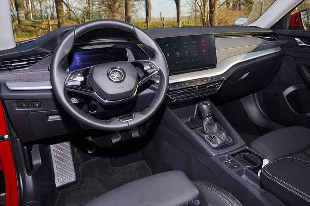 Interior of the SKODA OCTAVIA Combi 2021 1.5 l TSI ACT 110 kW 150PS Equipment Style Colour exterior Velvet Red Premium Metallic First registration 08 2020 Consumption data according to manufacturer Fuel consumption combined according to WLTP 6.7 5.3 l 100km , CO2 emission kpmbiniert 153 120 g km all data without guarantee Skoda Octavia Combi