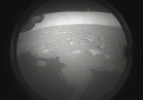 Bilder des Jahres 2021, News 02 Februar News Themen der Woche KW07 News Bilder des Tages The first photos taken by NASA s Perseverance Mars rover after landing on the Martian surface on February 18, 2021. A key objective for Perseverance s mission on Mars is astrobiology, including the search for signs of ancient microbial life. The rover will characterize the planet s geology and past climate, paving the way for human exploration of the Red Planet and be the first mission to collect and cache Martian rock and regolith. NASA  WAX2021021813 BILLxINGALLS