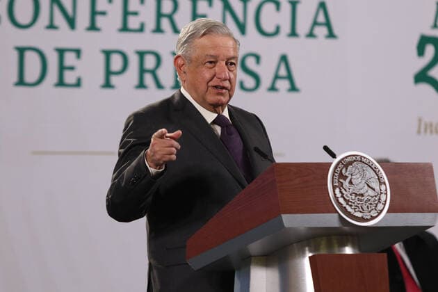 Blackouts In North Of County Press Conference MEXICO CITY, MEXICO - FEBRUARY 18: Mexico s President Andres Manuel Lopez Obrador and Federal Commission of Electricity (CFE) Director Manuel Bartlett ( No in picture) during a press conference at National Palace; after Northern Mexico experienced blackouts for a as several power plants faced natural gas supply failures from Texas, where a freeze has left millions of users without lights on February 18, 2021 in Mexico City, Mexico Copyright: xIsmaelxRosasx EYEPIXGROUP_IR_18022021_3948