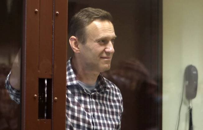 News Bilder des Tages MOSCOW, RUSSIA - FEBRUARY 20, 2021: Russian opposition activist Alexei Navalny during an offsite hearing of the Moscow City Court into his appeal against the court ruling to convert his suspended sentence of three and a half years in the Yves Rocher case into a real jail term, at the Babushkinsky District Court. Video screen grab Moscow City Court Press Office TASS A STILL IMAGE TAKEN FROM VIDEO PROVIDED BY A THIRD PARTY. EDITORIAL USE ONLY  TS0F74BE