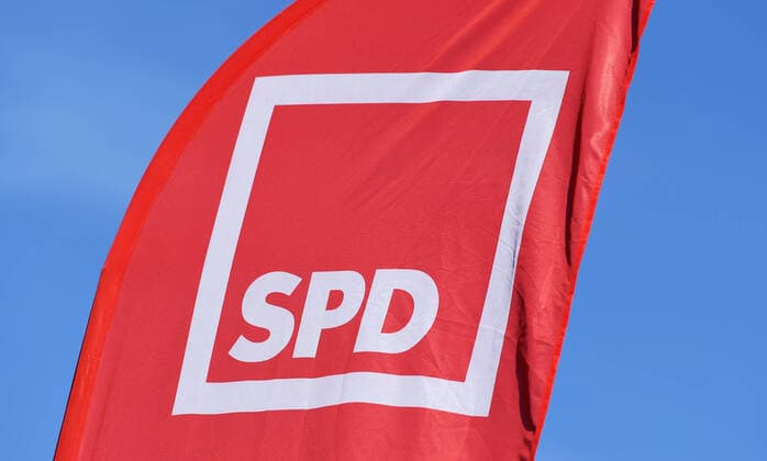 Rottenburg 20 02 2021 election campaign state election Baden Wuerttemberg 2021 on 20 02 2021 in Rottenburg SPD logo on a flag on the Rottenburg market place ulm