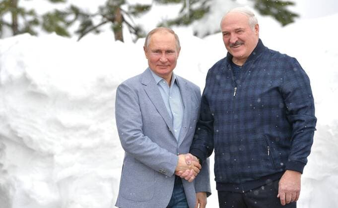 February 22, 2021. - Russia, Sochi. - Russia s President Vladimir Putin (L) and Belarus President Alexander Lukashenko during a meeting. KremlinxPool
