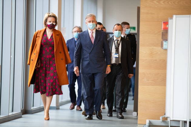 Bilder des Jahres 2021, Entertainment 02 Februar Entertainment Themen der Woche KW08 Entertainment Bilder des Tages Queen Mathilde of Belgium and King Philippe - Filip of Belgium a royal visit to the Hopital Civil Marie Curie hospital in Lodelinsart, Thursday 25 February 2021. POOL  POOLxALAINxROLLAND 2650899