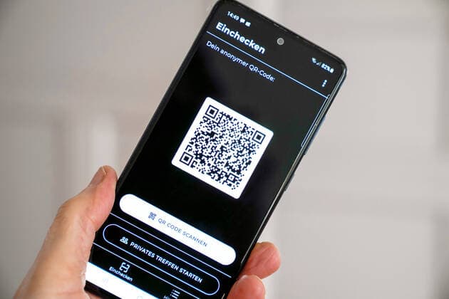 Luca app, QR code on a smartphone In cooperation with the Berlin start up nexenio, rapper Smudo from the Fantastischen Vier has developed the new Corona app Luca enables the digital document