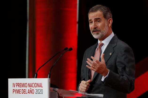 Spain s King Felipe VI delivers a speech as he chairs the awarding ceremony held to hand in the Prize to the Small and Medium Business of the Year 2020 at Santander bank headquarters in Madrid, central Spain, 26 February 2021. The event is organized by Santander bank and Spain s Chamber of Commerce. J.J. Guillén POOL King Felipe hands in Prize to the Small and Medium Business of the Year 2020 !ACHTUNG: NUR REDAKTIONELLE NUTZUNG!  Copyright: xJ.J.xGuillénx GRAF4547 20210226-637499419210341588