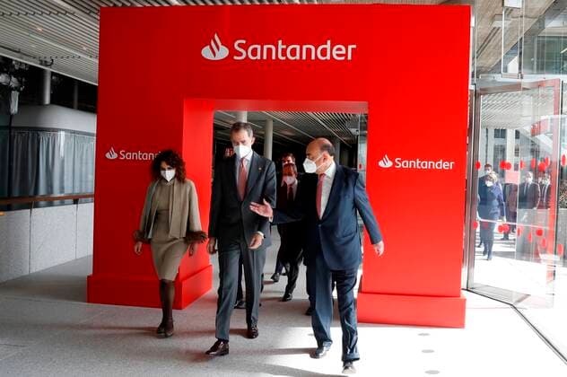26-02-2021 King Felipe during the National Small and Medium-sized Enterprise of the Year Award 2020 at Santander Bank Headquarters in Madrid, Spain. Â  Copyright: xPPEx