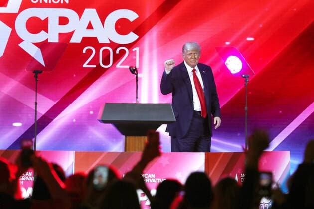 Bilder des Jahres 2021, News 02 Februar News Themen der Woche KW08 News Bilder des Tages February 28, 2021, Orlando, Florida, USA: Spectators cheer wildly as former President Donald Trump finishes his speech during CPAC at the Hyatt Regency in Orlando, Florida on Sunday, February 28, 2021. Orlando USA - ZUMAm67_ 20210228_zaf_m67_043 Copyright: xStephenxM.xDowellx
