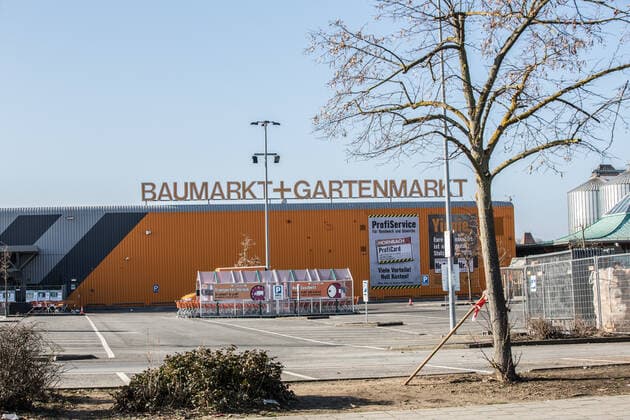 Bamberg, Germany 28 February 2021 Exterior view of Hornbach Baumarkt und Gartenmarkt, in Bamberg, with lettering and logo of the company Bavaria Copyright: xFotostandx xK.xSchmittx