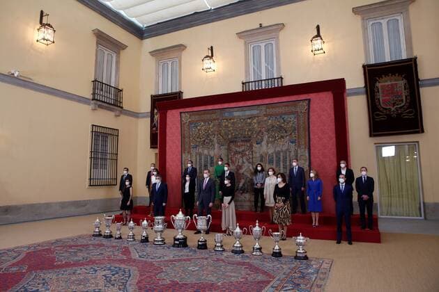 (From left, front) Boxer Joana Pastrana, Spanish Culture and Sports Minister, Jose Manuel Rodriguez Uribes; Spain s King Felipe VI and Queen Letizia; Spanish Secretary of State for Sports, Irene Lozano, and Spanish cyclist Alejandro Valverde pose for a family photo with the other winners during a 2018 Spanish National Sports Awarding Ceremony at Pardo Palace, in Madrid, Spain, 02 March 2021. Spain s Royal couple gives 2018 Spanish National Sports Awards 2018 !ACHTUNG: NUR REDAKTIONELLE NUTZUNG!  Copyright: xEmilioxNaranjox GRAF6555 20210302-637502891523840668
