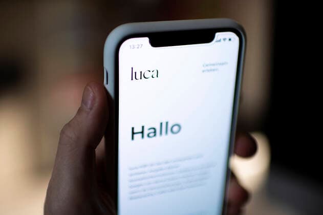 App Luca The app Luca is displayed on a smartphone Photo Wedel Kirchner Media Nordrhein Westfalen Germany Copyright: xWedel Kirchner-Mediax