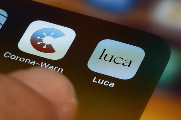 App Luca for contact tracing A smartphone displays the app Luca alongside the previous Corona Warn app, which is intended to make the previously practiced note solution for contact tracing at restaurant visits or at events and concerts superfluous Luca is to cooperate with public health offices and supplement the previous Corona Warn app Ilmenau Thuringi