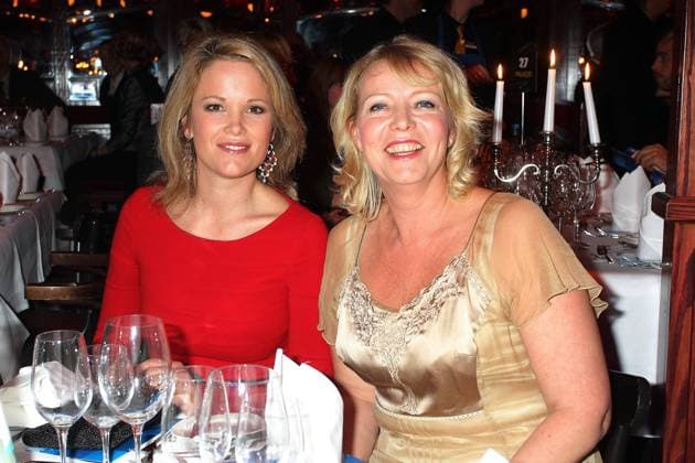 Stephanie zu Guttenberg und Marion Horn ( Herz fuer Kinder Chefin ) bei der Verleihung der Maerchenland e.V. - GOLDENE ERBSE 2010 - im Palazzo-Spiegelpalast am Humboldthafen. *** Stephanie zu Guttenberg and Marion Horn heart for children boss at the award of the Maerchenland e V GOLDENE ERBSE 2010 in the Palazzo Spiegelpalast at the Humboldthafen Copyright: xEventpressxHerrmannx