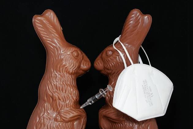 Easter celebration, Easter holiday and Easter leisure will be accompanied this year by Corona Many an Easter bunny comes with protection Also on Easter Easter bunny made of chocolate Corona will leave its mark Easter celebration, Easter holiday and Easter leisure will be accompanied this year by Corona Many an Easter bunny comes with protection , Germany, Cake, S
