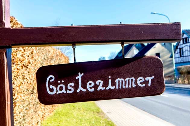 A sign guest rooms near Monschau Städteregion Aachen NRW guest rooms