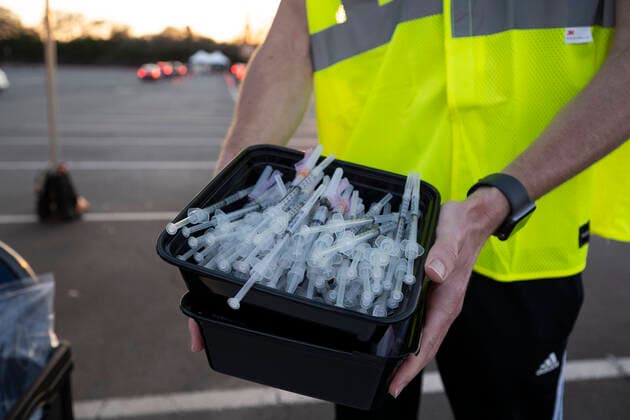 March 7, 2021, Round Rock, Texas, USA: Round Rock, TX USA March 6, 2021: The Modeerna vaccine is delivered at a Williamson County 24-hour vaccine marathon to catch up with COVID-19 vaccination schedule after last month s devastating winter storm that crippled much of Texas. The goal was to vaccinate up to 7,000 Texans with first or second Moderna doses. Round Rock USA - ZUMAd150 20210307_znp_d150_050 Copyright: xBobxDaemmrichx