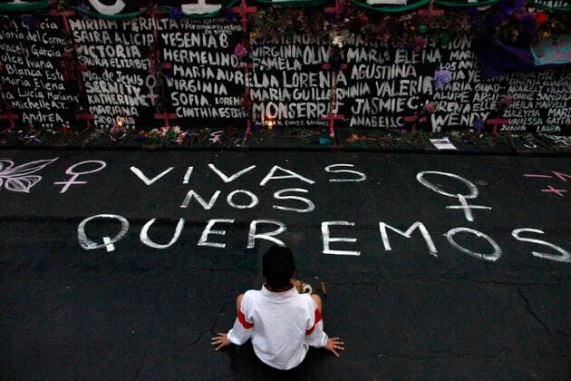 Performance In Protest Against Gender Violence In Mexico MEXICO CITY, MEXICO - MARCH 7: A woman, takes part during a performance of Feminist groups, to write names of victims of femicide and place flowers in protest against gender violence, as part of the protests of International Women s Day at the National Palace on March 7, 2021 in Mexico City, Mexico Copyright: xLuisxBarronx EYEPIXGROUP_LB_07032021_4280