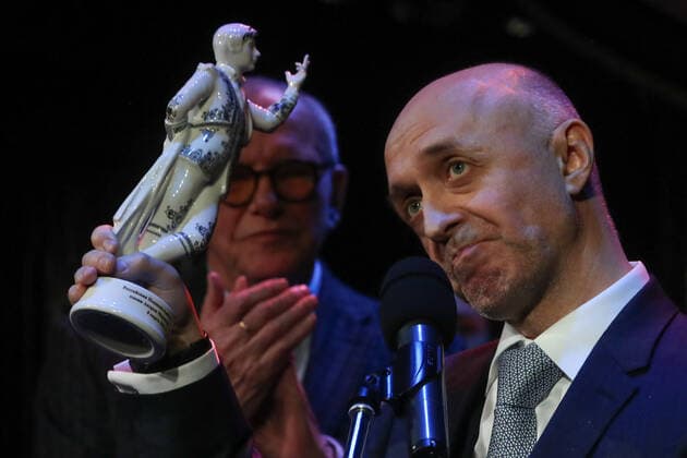 Entertainment Bilder des Tages ST PETERSBURG, RUSSIA - MARCH 8, 2021: Actor Andrei Shimko, the winner of the prize The Best of the Best, at the 11th Andrei Mironov Figaro Russian National Acting Award ceremony at Andrei Mironov Russian Enterprise Theater. Alexander Demianchuk TASS  TS0F8E21