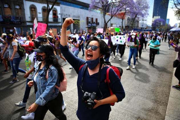 Activists participate in a protest through the main streets of Mexico City, Mexico, 08 March 2021. As a result of the demonstrations for Women s Day, the center of Mexico City woke up this Monday with reinforced security and some accesses closed. Women activists protest during International Women s Day in Mexico City !ACHTUNG: NUR REDAKTIONELLE NUTZUNG!  Copyright: xCarlosxRamírezx MEX6488 20210308-637508438963921737