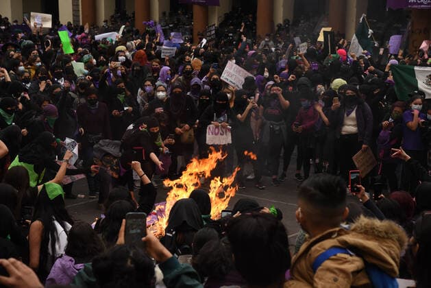 March 8, 2021: Thousands of womans protests on the streets ox Xalapa to conmemorate the woman s day. Some of the protesters break some government offices. - ZUMAqp1_ 20210308_zip_qp1_009 Copyright: xHectorxAdolfoxQuintanarxPerezx