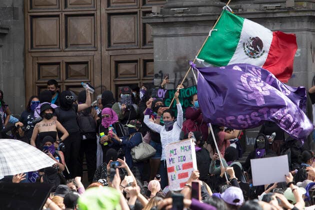 Women Commemorate International Women™s Day In Mexico TOLUCA, MEXICO - MARCH 8: A women group take part during a protest against gender violence during the commemoration of International Women™s Day at downtown on March 8, 2021 in Toluca, Mexico Copyright: xLeonardoxCasasx EYEPIXGROUP_LC_08032021_4496