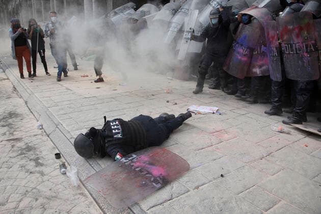 Women Commemorate International Women™s Day In Mexico TOLUCA, MEXICO - MARCH 8: A riot police wounded during the riots caused for the protests against gender violence as part of the commemoration of International Women™s Day at downtown on March 8, 2021 in Toluca, Mexico Copyright: xLeonardoxCasasx EYEPIXGROUP_LC_08032021_4519