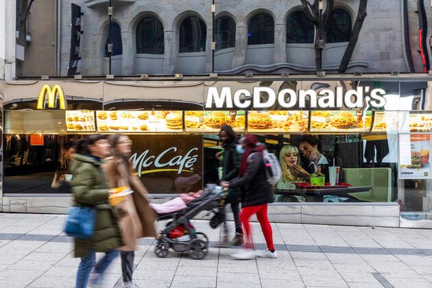 Shopping street in lockdown mode McDonalds in Marienstraße Stuttgart 09 03 2021 Germany, Baden Württemberg, Stuttgart
