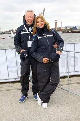 Maren Gilzer und Ehemann Egon F.Freiheit BMW Sailing Cup 2011 Deutschland Finale am Cruise Center in der Hafencity Hamburg, 07.10.2011 Promis segeln zugunsten der World Childhood Foundation , *** Maren Gilzer and husband Egon F Freiheit BMW Sailing Cup 2011 Germany Final at the Cruise Center in the Hafencity Hamburg, 07 10 2011 Celebrities sail for the benefit of the World Childhood Foundation , Copyright: xEventpressxxrhx