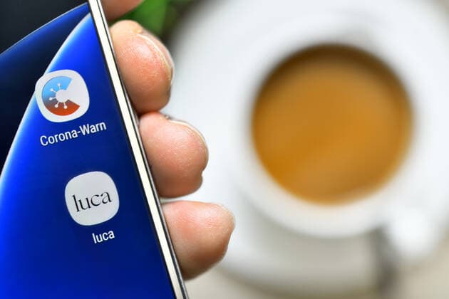 Corona Warn App and Luca App on one mobile phone ** NUR FUER REDAKTIONELLE ZWECKE ** EDITORIAL USE ONLY **