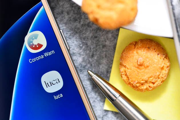 Corona Warn App and Luca App on one mobile phone ** NUR FUER REDAKTIONELLE ZWECKE ** EDITORIAL USE ONLY **