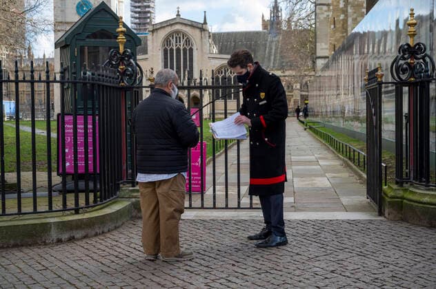 (210312) -- LONDON, March 12, 2021 -- Photo taken on March 11, 2021 shows a man entering the COVID-19 Vaccination Centre in Westminster Abbey in London, Britain. Vaccination centres have opened at Westminster Abbey and Science Museum, according to NHS (National Health Service). (Photo by Xinhua) BRITAIN-LONDON-COVID-19-VACCINATION CENTRES RayxTang 