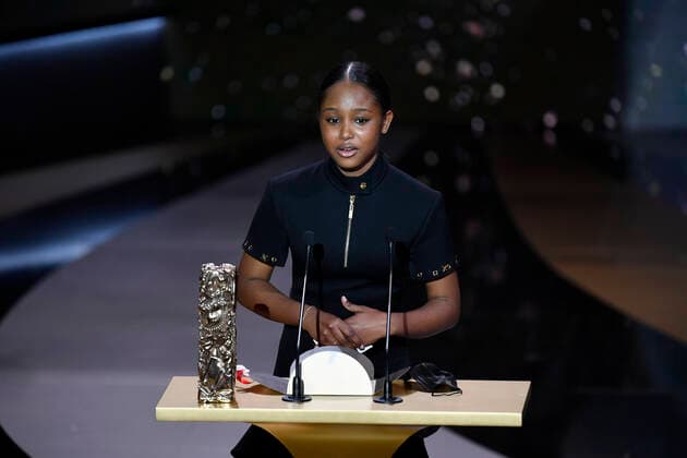Filmpreis Cesar - Preisverleihung Fathia Youssouf meilleur Espoir feminin dans Mignonnes CELEBRITES : 46e Ceremonie des Cesar 2021 - Paris - 12 03 2021 PierreVillard Pool PANORAMIC 