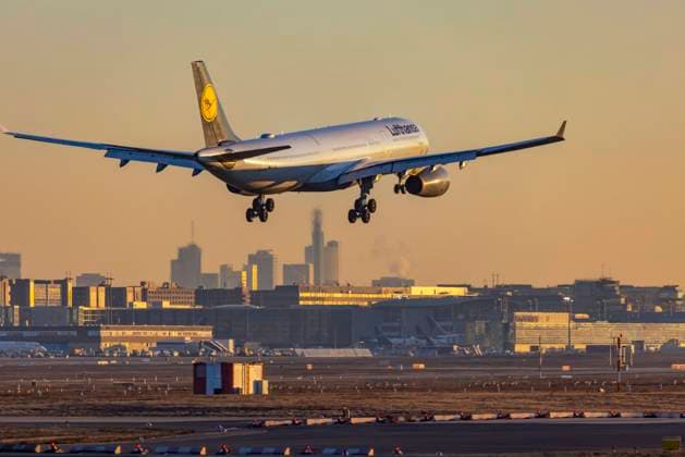 Frankfurt Airport Fraport FRA EDDF Aircraft on approach AIRCRAFT ID D AIKL, LUFTHANSA, AIRBUS A330 300 06 03 2021 Germany, Hesse, Frankfurt am Main