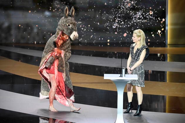 Performance de Corinne Masiero CELEBRITES : 46e Ceremonie des Cesar 2021 - Paris - 12 03 2021 BertrandGuay Pool PANORAMIC 