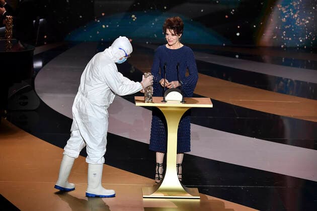 Fanny Ardant - covid CELEBRITES : 46e Ceremonie des Cesar 2021 - Paris - 12 03 2021 Dominiquecharriau Pool PANORAMIC 
