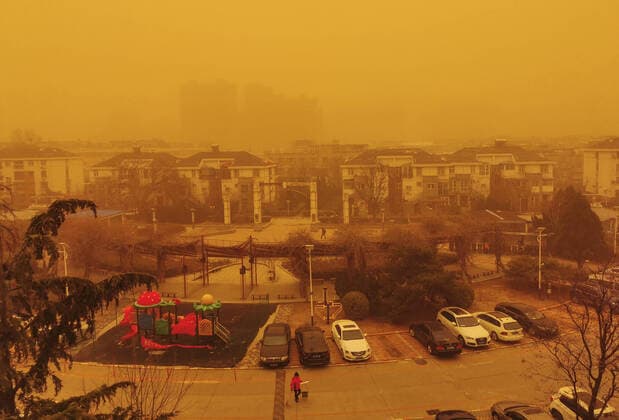Bilder des Jahres 2021, News 03 März News Themen der Woche KW11 News Bilder des Tages March 15, 2021, Beijing, Beijing, China: A sand storm attacks Beijing in China on 15th March, 2021. Beijing China - ZUMAt151 20210315_zia_t151_001 Copyright: xTpgx