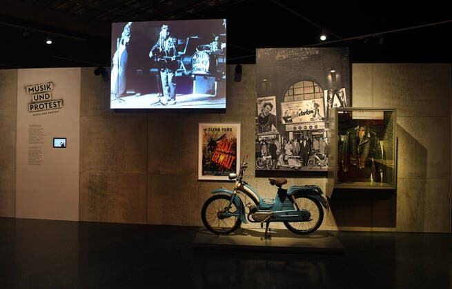 Germany, Bonn 15 03 2021 Exhibition Hits Hymns Sound of Contemporary History in the House of History Photo In the 1960s, a singer-songwriter scene established itself in Germany, articulating protest against the establishment Exhibition Hits Hymns Sound of Contemporary History in the House of History