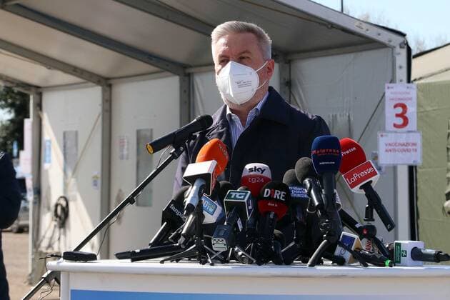 photo ipp clemente marmorino milan 15 03 2021 emergency coronavirus covid 19 inauguration of the first drive through for tampons converted into a vaccine facility in the photo the minister of defense lorenzo guerrini drive throu vaccine campaign  0