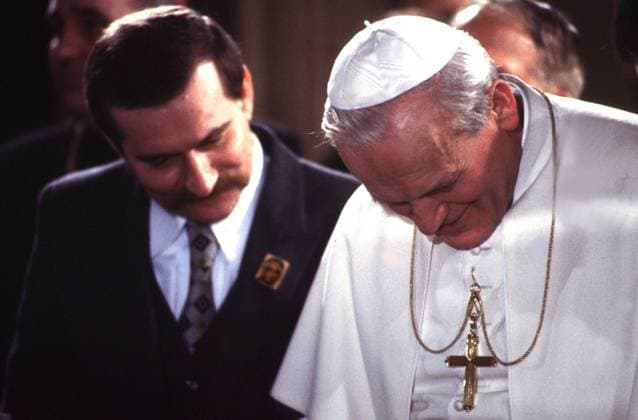 January 15 , 1981: Pope John Paul II receives Lech Walesa, Solidarnosc in a Private audience, Rome, Vatican.  Copyright: x GiancarloxGiuliani CPPx xIPAx x CatholicxPressxPhotox
