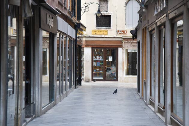 Coronavirus in Italien, Harter Lockdown in Venedig The deserted streets towards San Marco during Venice in the Red Zone, News in Venice, Italy, March 15, 2021 Editorial Usage Only  Copyright: xLiveMedia SimonexPiccirillix xIPAx