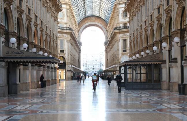 photo ipp clemente marmorino milan 15 03 2021 coronavirus covid 19 red zone semi-desert center galleria vittorio emanuele coronavirus covid 19 red zone  0