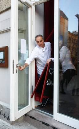 Star chef Christian Rach at the opening of his restaurant school in Jaegerstrasse in Berlin The future name of the restaurant is almost obvious, given the street in which it is located and the colour of its façade Roter Jaeger in Berlin Copyright: xEventpressxHerrmannx