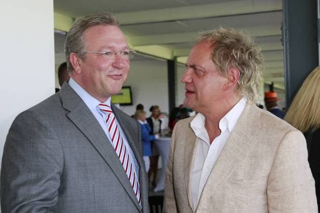 Frank Henkel und Uwe Ochsenknecht beim BMW Berlin im Rahmen der BMW Z8 Rally und beim Renntag Hoppegarten dem Saisonhoehepunkt in Hoppegarten mit dem 122. Grossen Preis von Berlin. *** Frank Henkel and Uwe Ochsenknecht at the BMW Berlin as part of the BMW Z8 Rally and at the race day Hoppegarten the season highlight in Hoppegarten with the 122 Grand Prix of Berlin Copyright: xEventpressxHerrmannx