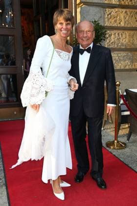 Friedrich von Metzler mit Frau Sylvia beim Galadinner zum 70. Geburtstag der Verlegerin Friede Springer in der Gendarmerie im Humboldt Carre beim Gendarmenmarkt in Berlin ( von Gastronom JosefLaggner ) *** Friedrich von Metzler with his wife Sylvia at the gala dinner for the 70th birthday of the publisher Friede Springer in the Gendarmerie in the Humboldt Carre near the Gendarmenmarkt in Berlin by gastronome JosefLaggner Copyright: xEventpressxHerrmannx