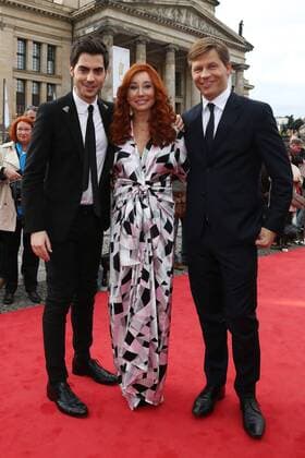 Frank Briegmann, Tori Amos and Milos Karadaglic on the Red Carpet at the ECHO Klassik 2012 award ceremony at the Konzerthaus Berlin on the Gendarmenmarkt in the heart of Berlin Copyright: xEventpressxHerrRax