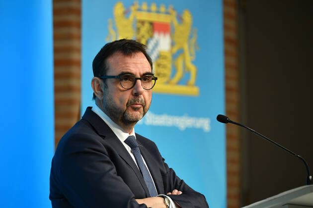 Klaus HOLETSCHEK CSU,Minister of Health Bavaria single picture,cut single motive,portrait,portrait press conference of the Bavarian state government after cabinet meeting on 16 03 2021 in the Prinz Carl Palais in Munich