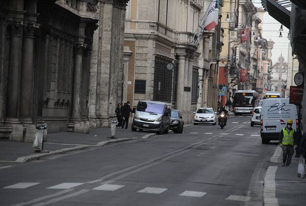 Rome, Via del Corso deserted due to the new government narrowings to fight the Covid 19 Pictured pandemic:  Copyright: xPieroxTenaglix xIPAx xPieroxTenaglix