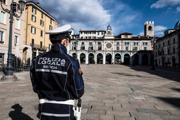 Coronavirus in Italien, Lockdown in Brescia March 16, 2021, Brescia, Brescia, Italy: Brescia in red zone empty piazza Loggia with police due the new rules against covid pandemic Brescia Italy - ZUMAb205 20210316_zip_b205_001 Copyright: xMatteoxBiattax