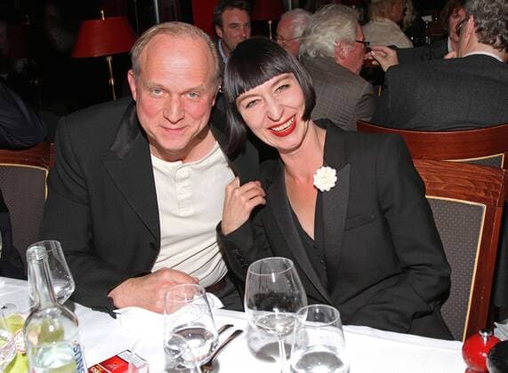 Ulrich Tukur mit Ehefrau Katharina , Ruediger Kowalke - FISH und VIPs Buchvorstellung und Privatparty im Fischereihafen Restaurant Hamburg 25.11.2013 *** Ulrich Tukur with wife Katharina , Ruediger Kowalke FISH and VIPs Book launch and private party at Fischereihafen Restaurant Hamburg 25 11 2013 Copyright: xEventpressxRHx