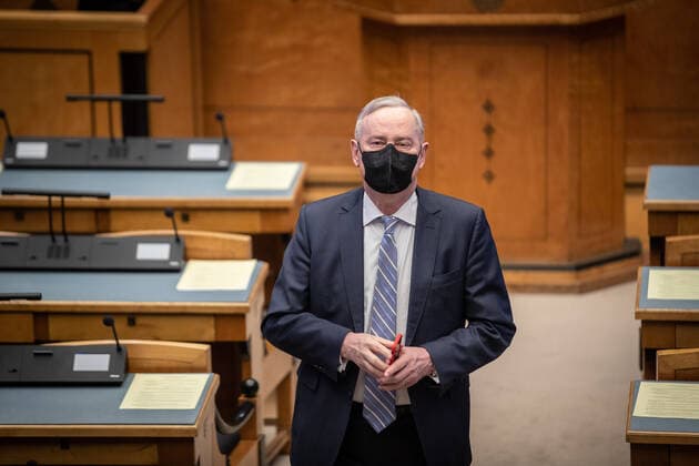 16.03.2021, Tallinn. The corona-positive Estonian Prime Minister Kaja Kallas made a presentation in the Riigikogu (Estonian parliament) via a video bridge. Member of Riigokogu Siim Kallas. Photo Madis Veltman, Postimees Tallinn Harjumaa Estonia 1MV16MAR21A03  Copyright: xMadisxVeltmanx Siim Kallas